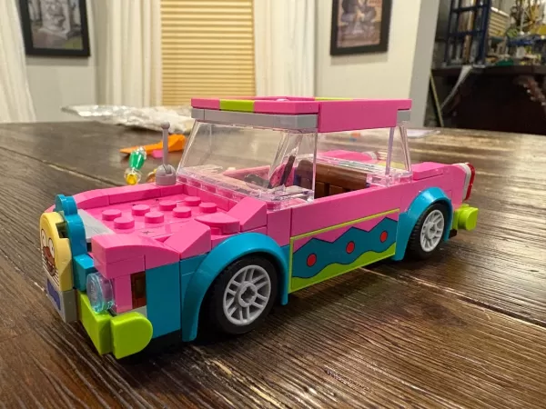 LEGO Krusty Burger interior details