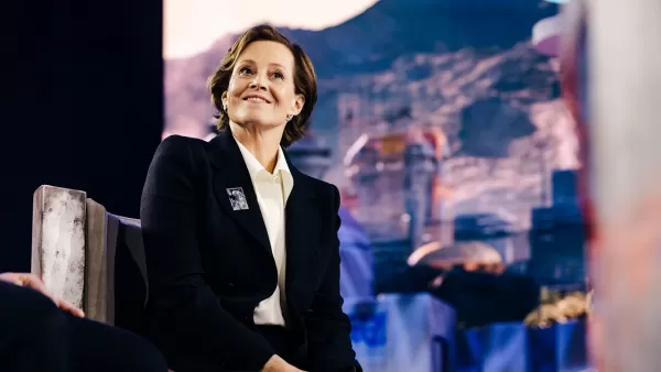 grogu on Sigourney Weaver: Star Wars အခမ်းအနားမှာနှလုံးသားကိုခိုးယူခြင်း