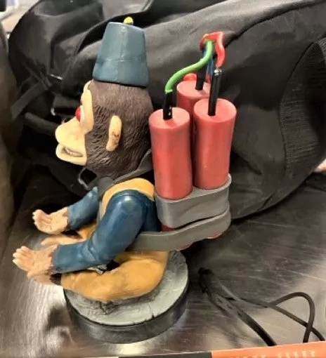 Оповещения TSA: полеты с Call of Duty Zombies Bomb Figurine запрещен